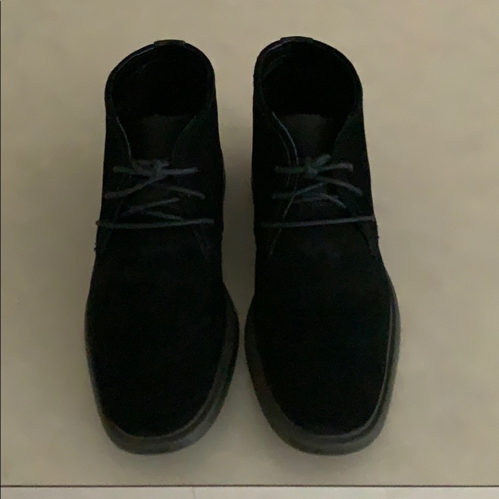 Calvin Klein Men’s Ulysses Suede Chukka Boot